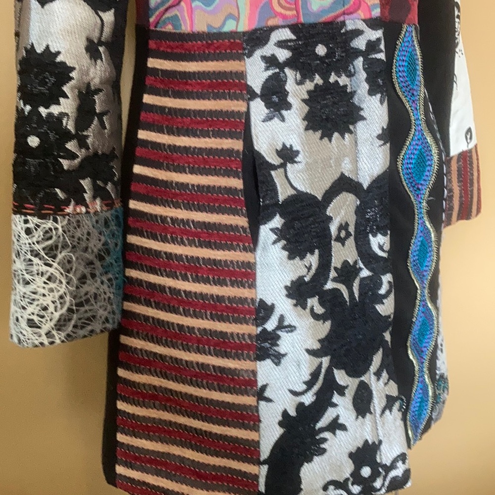 Exquisite Tapestry Coat - Picture 6 of 16
